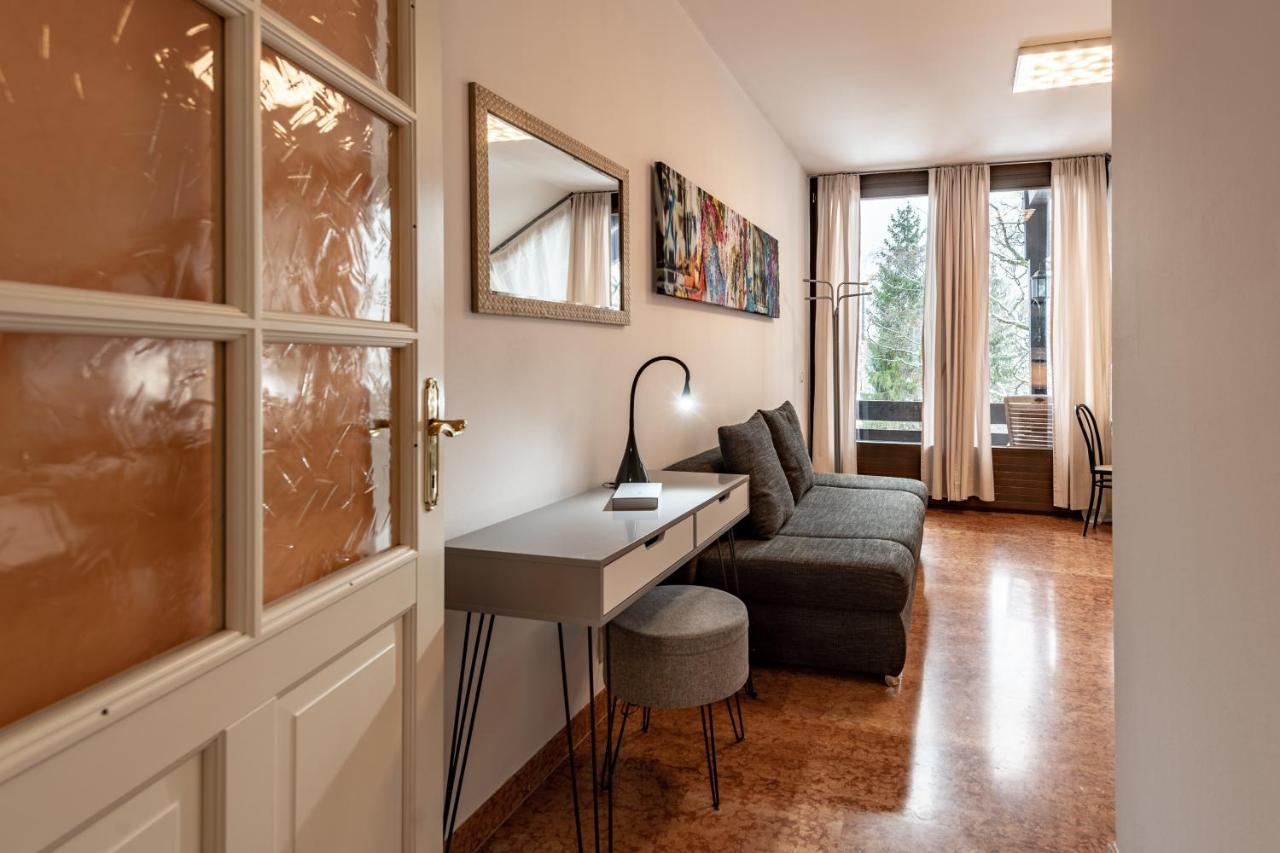 Garden House & East Park-Apartments Grossdorf  エクステリア 写真
