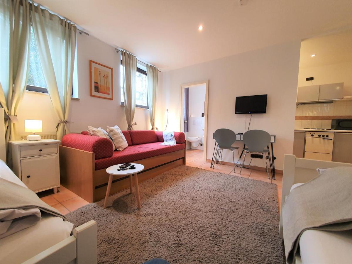 Garden House & East Park-Apartments Grossdorf  エクステリア 写真